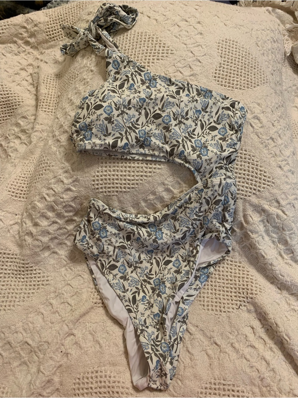 Gianni Bini White Swimsuit with Blue Floral Print